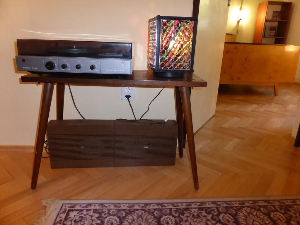 ברזנו Retro Apartment מראה חיצוני תמונה
